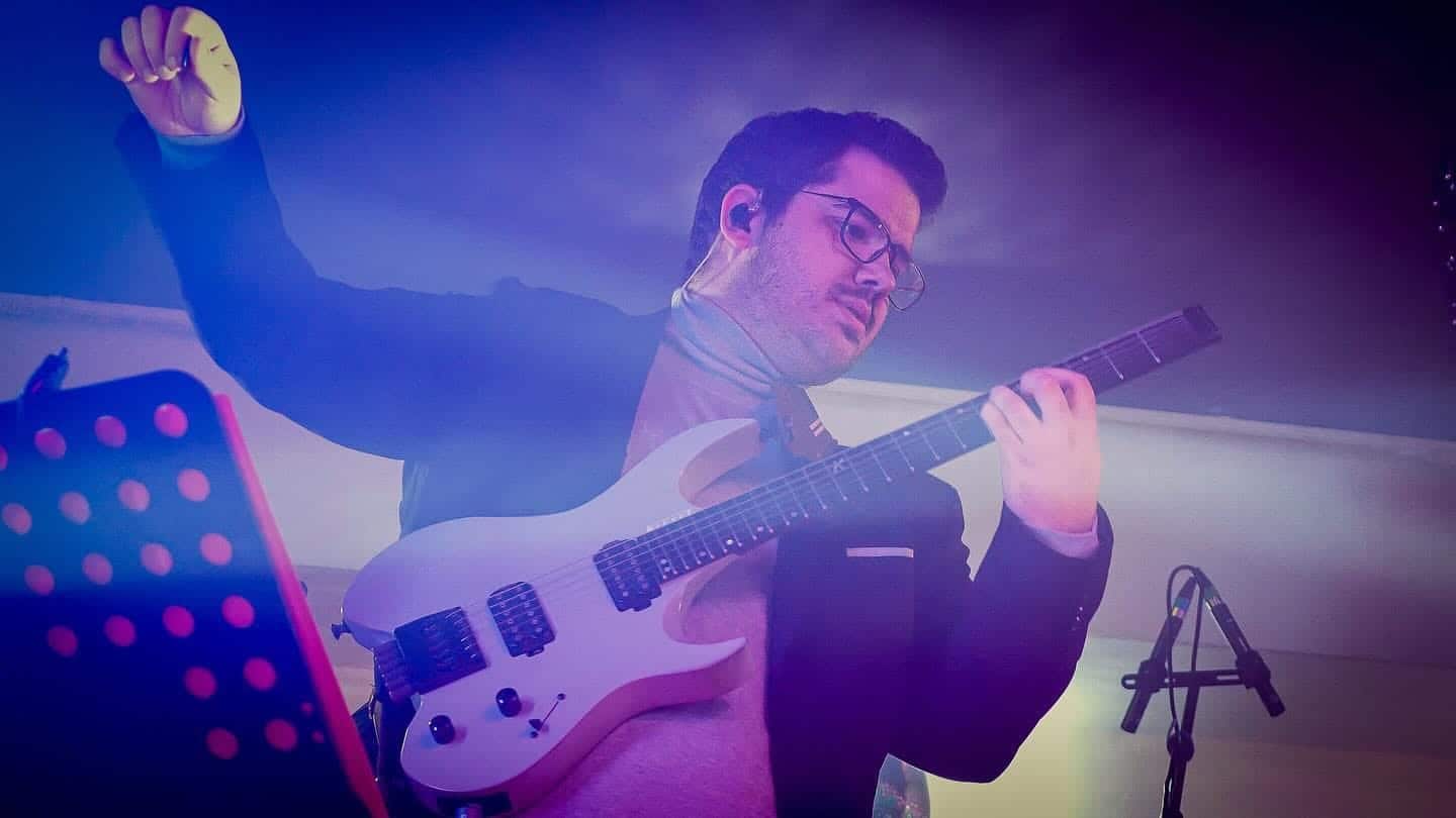 Guitarrista y profesor experto.